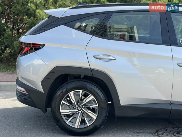 Сірий Хендай Туксон, об'ємом двигуна 2 л та пробігом 68 тис. км за 24500 $, фото 24 на Automoto.ua