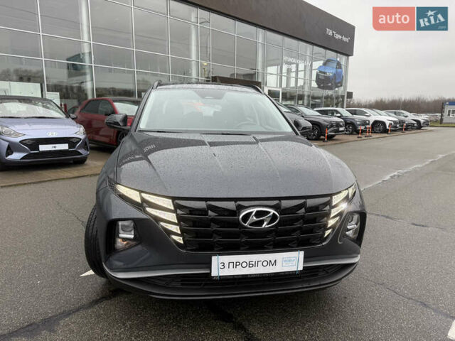 Серый Хендай Туксон, объемом двигателя 2 л и пробегом 11 тыс. км за 25200 $, фото 2 на Automoto.ua