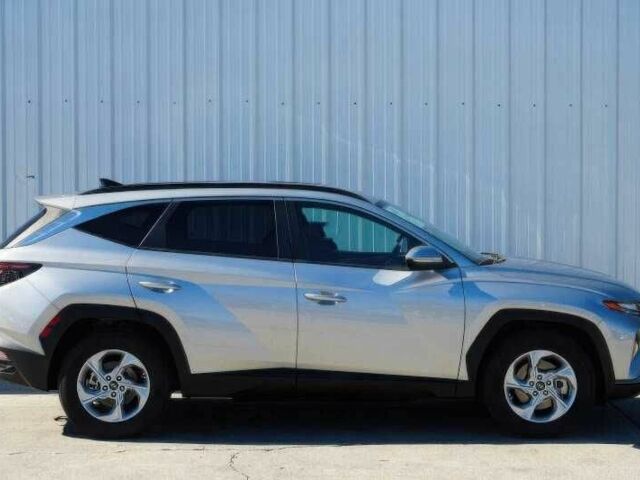 Серый Хендай Туксон, объемом двигателя 2.5 л и пробегом 10 тыс. км за 11000 $, фото 3 на Automoto.ua