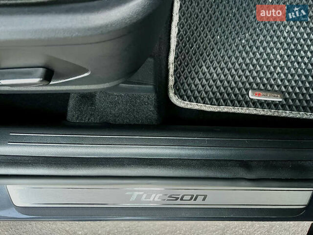 Серый Хендай Туксон, объемом двигателя 1.6 л и пробегом 51 тыс. км за 36300 $, фото 26 на Automoto.ua