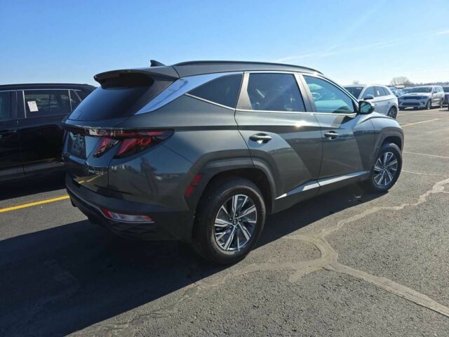 Серый Хендай Туксон, объемом двигателя 0 л и пробегом 33 тыс. км за 12000 $, фото 4 на Automoto.ua