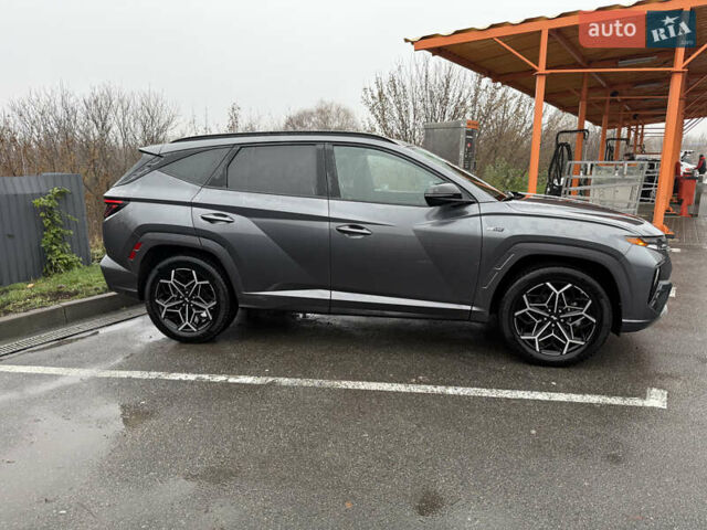 Серый Хендай Туксон, объемом двигателя 1.6 л и пробегом 17 тыс. км за 28900 $, фото 4 на Automoto.ua