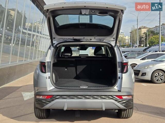 Хендай Туксон 2024 в Киеве на Automoto.ua Серый Хендай Туксон, объемом двигателя 2 л и пробегом 21 тыс. км за 32500 $, фото 38 на Automoto.ua