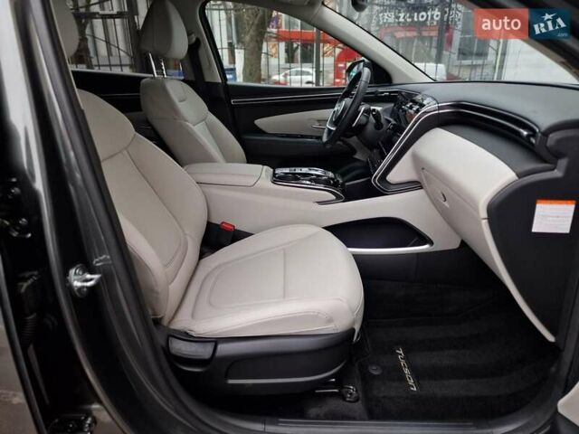 Сірий Хендай Туксон, об'ємом двигуна 1.6 л та пробігом 8 тис. км за 32990 $, фото 43 на Automoto.ua