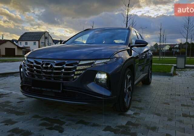 Серый Хендай Туксон, объемом двигателя 2 л и пробегом 19 тыс. км за 32900 $, фото 4 на Automoto.ua