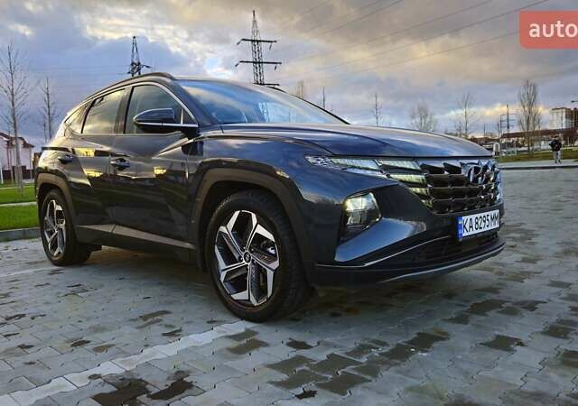 Серый Хендай Туксон, объемом двигателя 2 л и пробегом 19 тыс. км за 32900 $, фото 5 на Automoto.ua