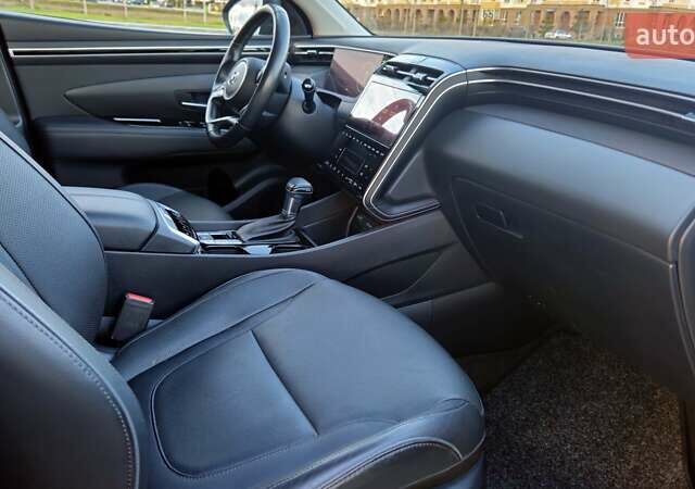 Серый Хендай Туксон, объемом двигателя 2 л и пробегом 19 тыс. км за 32900 $, фото 28 на Automoto.ua