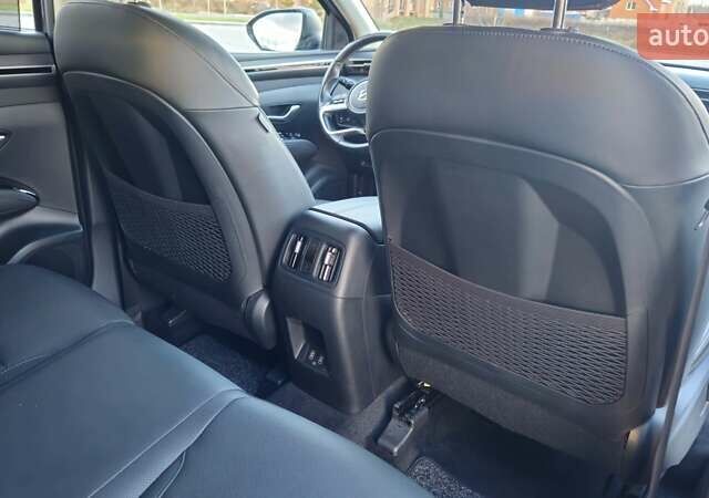 Серый Хендай Туксон, объемом двигателя 2 л и пробегом 19 тыс. км за 32900 $, фото 29 на Automoto.ua