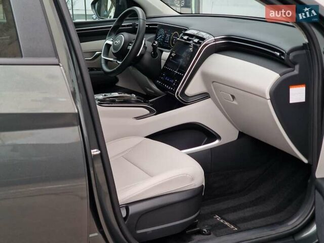 Сірий Хендай Туксон, об'ємом двигуна 1.6 л та пробігом 8 тис. км за 32990 $, фото 45 на Automoto.ua