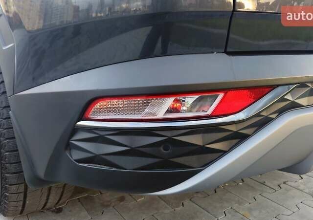 Серый Хендай Туксон, объемом двигателя 2 л и пробегом 19 тыс. км за 32900 $, фото 15 на Automoto.ua