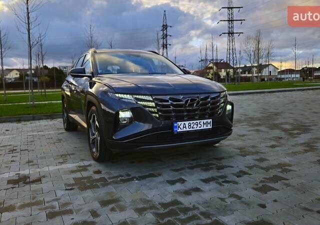 Серый Хендай Туксон, объемом двигателя 2 л и пробегом 19 тыс. км за 32900 $, фото 2 на Automoto.ua