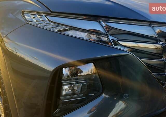 Серый Хендай Туксон, объемом двигателя 2 л и пробегом 19 тыс. км за 32900 $, фото 10 на Automoto.ua