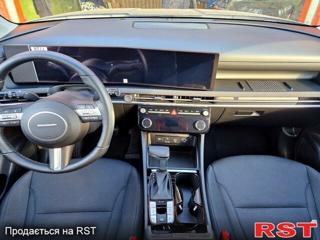 Сірий Хендай Туксон, об'ємом двигуна 2 л та пробігом 9 тис. км за 31500 $, фото 2 на Automoto.ua