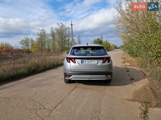 Серый Хендай Туксон, объемом двигателя 2 л и пробегом 10 тыс. км за 30800 $, фото 6 на Automoto.ua