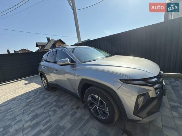 Серый Хендай Туксон, объемом двигателя 2 л и пробегом 9 тыс. км за 31000 $, фото 6 на Automoto.ua