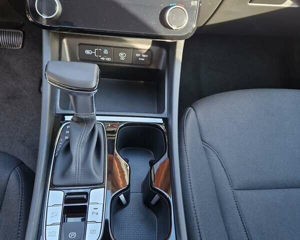 Серый Хендай Туксон, объемом двигателя 2 л и пробегом 10 тыс. км за 30800 $, фото 10 на Automoto.ua