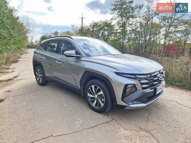 Серый Хендай Туксон, объемом двигателя 2 л и пробегом 10 тыс. км за 30800 $, фото 5 на Automoto.ua
