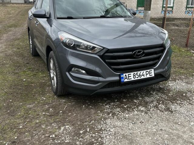 Серый Хендай Туксон, объемом двигателя 2 л и пробегом 86 тыс. км за 15600 $, фото 6 на Automoto.ua