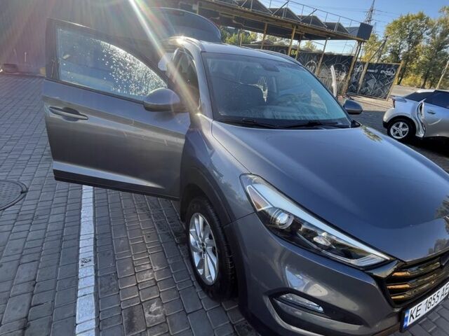 Серый Хендай Туксон, объемом двигателя 2 л и пробегом 86 тыс. км за 15600 $, фото 1 на Automoto.ua