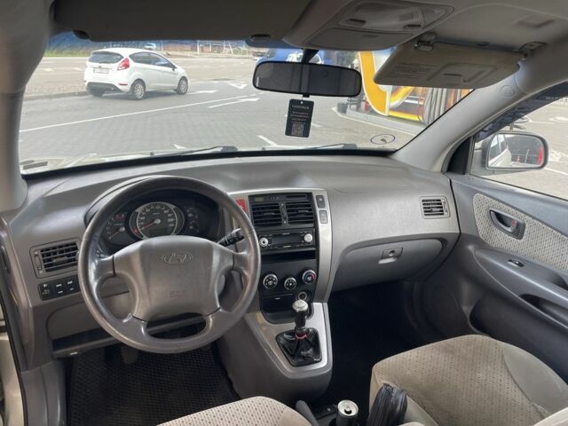 Хендай Туксон 2005 у Черкасах на Automoto.ua Синій Хендай Туксон, об'ємом двигуна 2 л та пробігом 271 тис. км за 4700 $, фото 16 на Automoto.ua