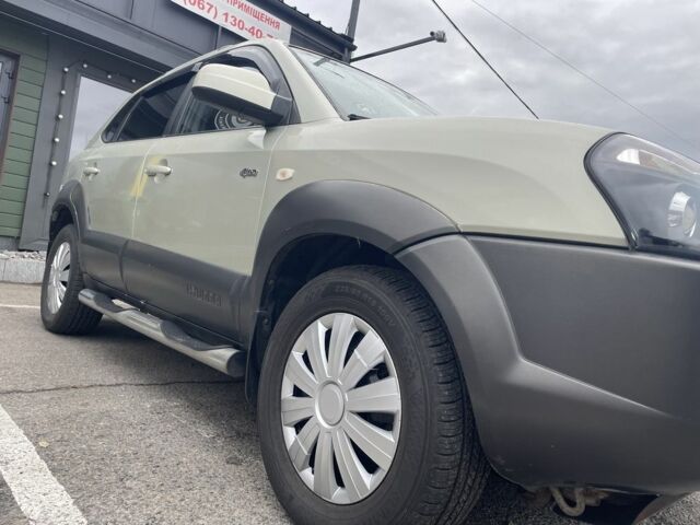 Хендай Туксон 2005 у Черкасах на Automoto.ua Синій Хендай Туксон, об'ємом двигуна 2 л та пробігом 271 тис. км за 4700 $, фото 5 на Automoto.ua