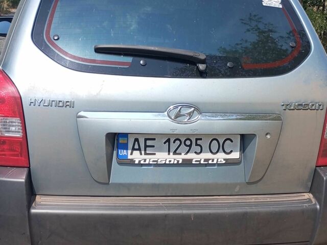 Синий Хендай Туксон, объемом двигателя 0 л и пробегом 240 тыс. км за 8000 $, фото 1 на Automoto.ua