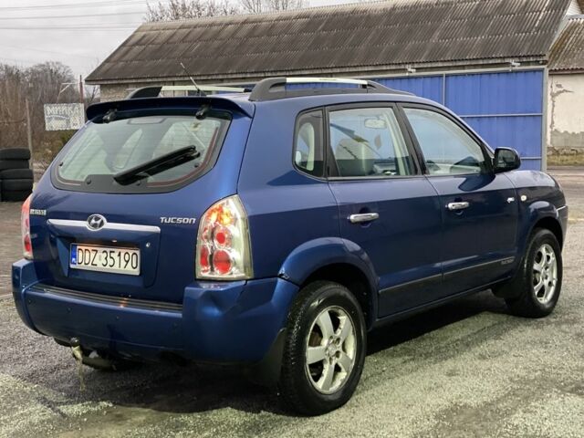 Синий Хендай Туксон, объемом двигателя 0 л и пробегом 300 тыс. км за 2600 $, фото 5 на Automoto.ua