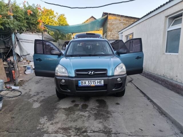 Синій Хендай Туксон, об'ємом двигуна 2 л та пробігом 380 тис. км за 6000 $, фото 8 на Automoto.ua