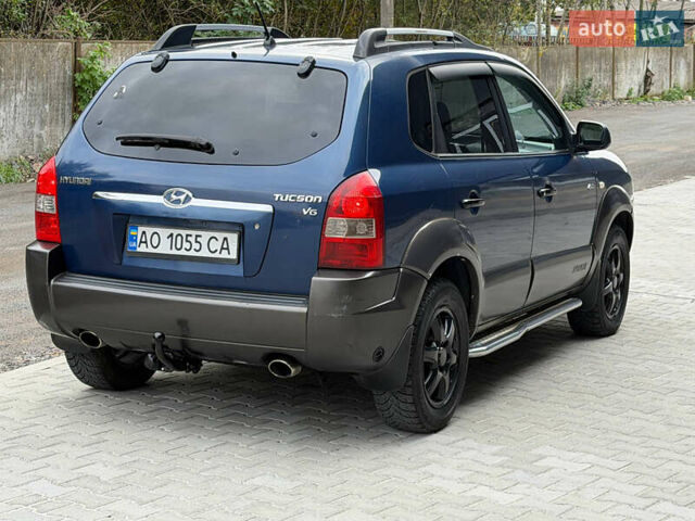 Хендай Туксон 2004 в Ужгороде на Automoto.ua Синий Хендай Туксон, объемом двигателя 2.66 л и пробегом 320 тыс. км за 6900 $, фото 4 на Automoto.ua