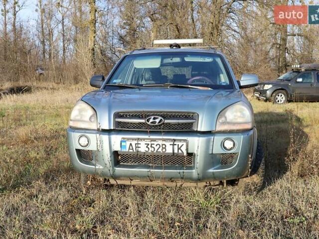 Синий Хендай Туксон, объемом двигателя 1.98 л и пробегом 280 тыс. км за 4800 $, фото 1 на Automoto.ua