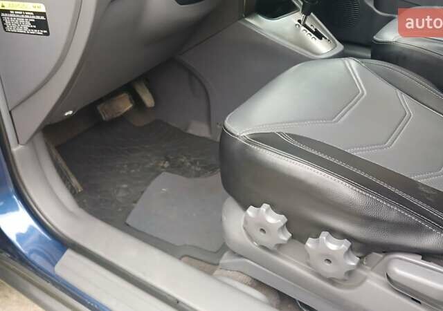 Синий Хендай Туксон, объемом двигателя 2.66 л и пробегом 320 тыс. км за 5500 $, фото 7 на Automoto.ua