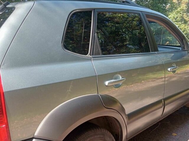 Синій Хендай Туксон, об'ємом двигуна 2 л та пробігом 288 тис. км за 7600 $, фото 1 на Automoto.ua