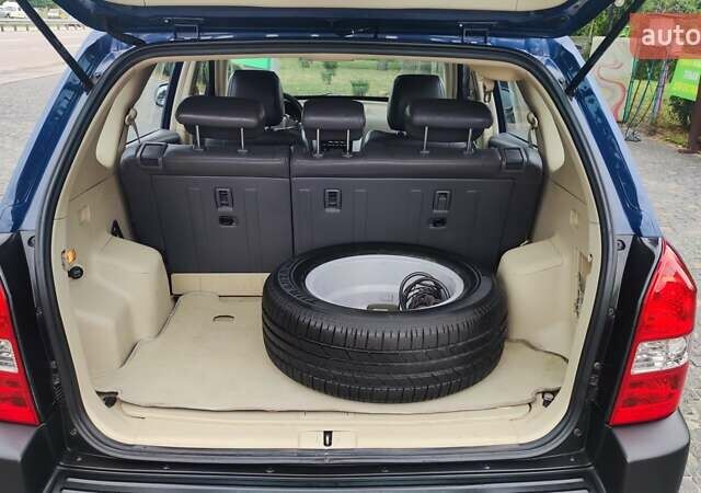 Синій Хендай Туксон, об'ємом двигуна 2 л та пробігом 225 тис. км за 8200 $, фото 17 на Automoto.ua