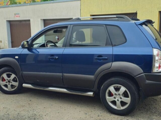 Синий Хендай Туксон, объемом двигателя 0 л и пробегом 267 тыс. км за 2600 $, фото 1 на Automoto.ua