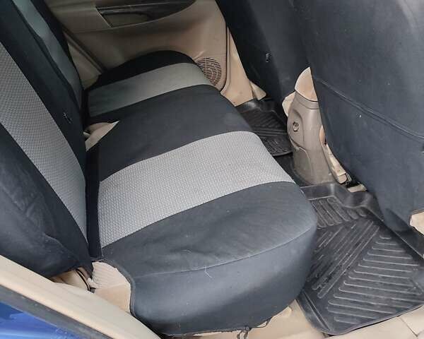 Синій Хендай Туксон, об'ємом двигуна 2 л та пробігом 280 тис. км за 6500 $, фото 2 на Automoto.ua