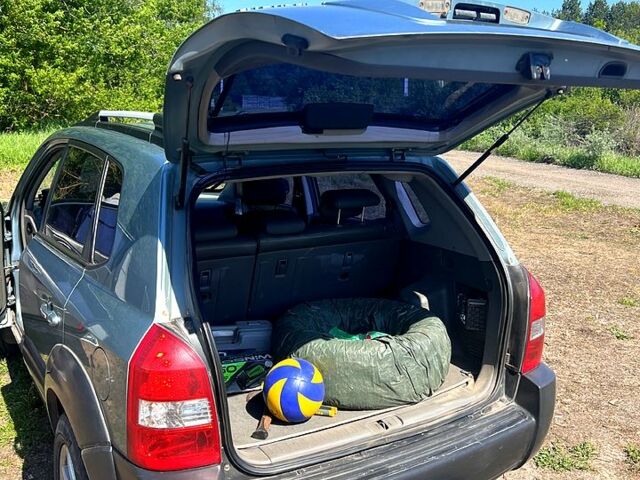 Синий Хендай Туксон, объемом двигателя 2 л и пробегом 280 тыс. км за 7500 $, фото 7 на Automoto.ua