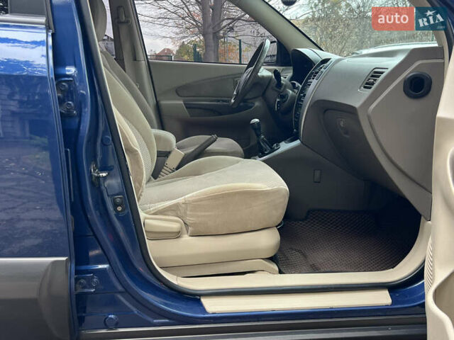 Синий Хендай Туксон, объемом двигателя 2 л и пробегом 190 тыс. км за 7500 $, фото 24 на Automoto.ua