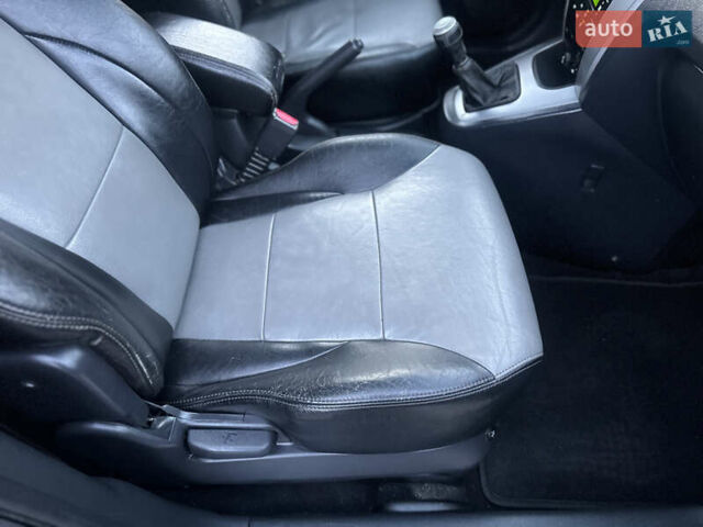 Хендай Туксон 2006 в Хмельницком на Automoto.ua Синий Хендай Туксон, объемом двигателя 2 л и пробегом 218 тыс. км за 7850 $, фото 15 на Automoto.ua