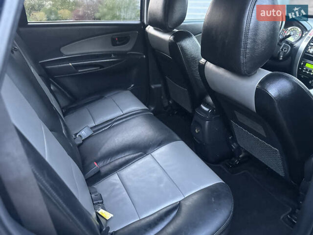 Хендай Туксон 2006 в Хмельницком на Automoto.ua Синий Хендай Туксон, объемом двигателя 2 л и пробегом 218 тыс. км за 7850 $, фото 12 на Automoto.ua