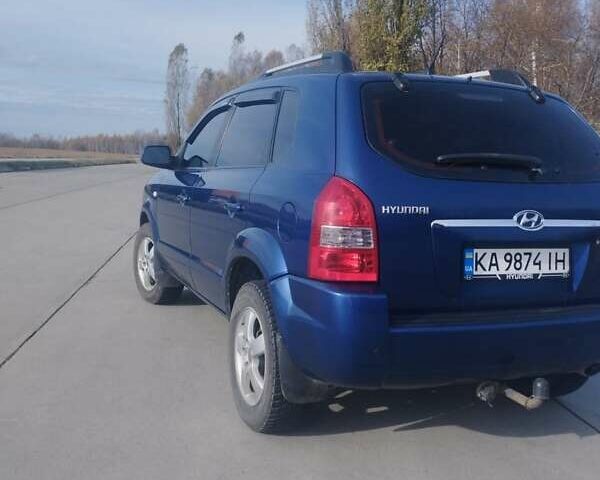 Хендай Туксон 2007 у Коростене на Automoto.ua Синій Хендай Туксон, об'ємом двигуна 1.98 л та пробігом 207 тис. км за 7000 $, фото 7 на Automoto.ua