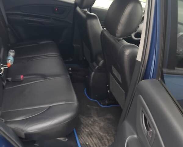 Синий Хендай Туксон, объемом двигателя 1.98 л и пробегом 201 тыс. км за 9400 $, фото 2 на Automoto.ua