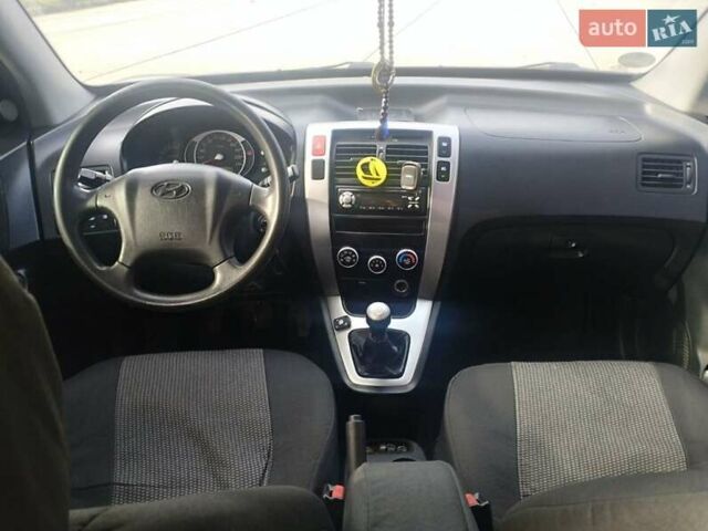 Хендай Туксон 2007 у Коростене на Automoto.ua Синій Хендай Туксон, об'ємом двигуна 1.98 л та пробігом 207 тис. км за 7000 $, фото 10 на Automoto.ua