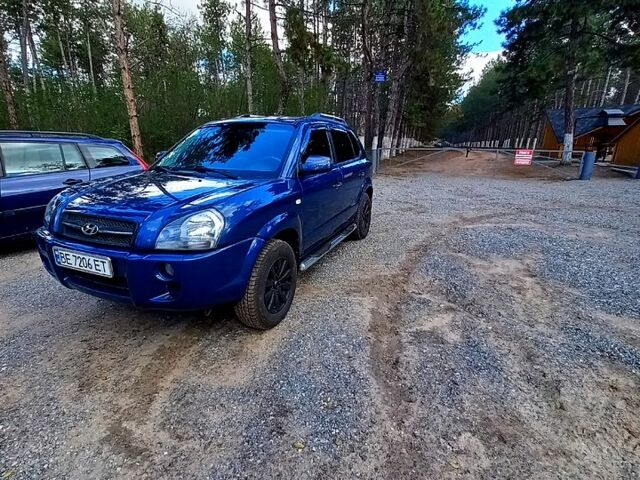 Хендай Туксон 2007 в Вознесенске на Automoto.ua Синий Хендай Туксон, объемом двигателя 2 л и пробегом 280 тыс. км за 7500 $, фото 1 на Automoto.ua