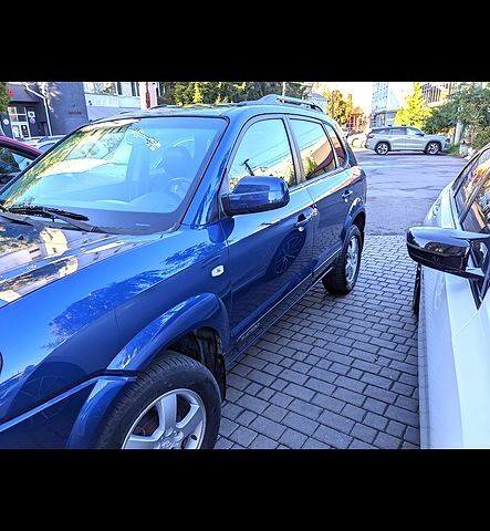 Хендай Туксон 2007 в Ромнах на Automoto.ua Синий Хендай Туксон, объемом двигателя 2 л и пробегом 195 тыс. км за 7200 $, фото 4 на Automoto.ua