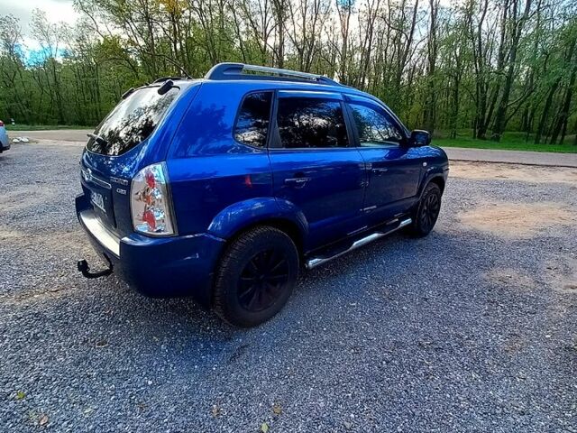 Хендай Туксон 2007 в Вознесенске на Automoto.ua Синий Хендай Туксон, объемом двигателя 2 л и пробегом 280 тыс. км за 7500 $, фото 3 на Automoto.ua