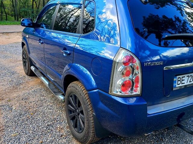 Хендай Туксон 2007 в Вознесенске на Automoto.ua Синий Хендай Туксон, объемом двигателя 2 л и пробегом 280 тыс. км за 7500 $, фото 5 на Automoto.ua