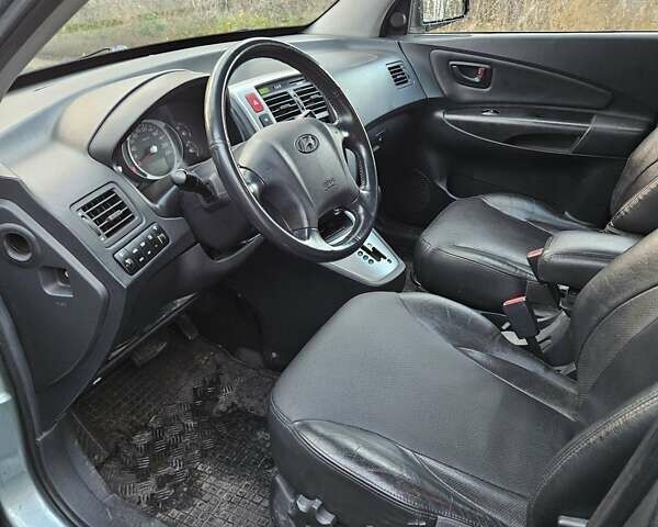 Синій Хендай Туксон, об'ємом двигуна 1.98 л та пробігом 203 тис. км за 8200 $, фото 2 на Automoto.ua