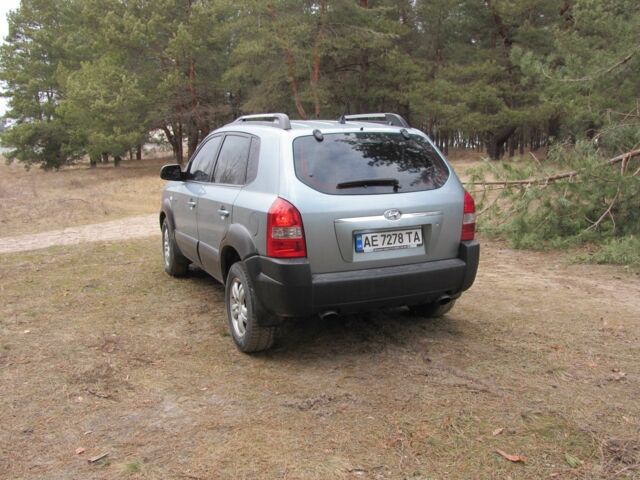 Синий Хендай Туксон, объемом двигателя 2 л и пробегом 180 тыс. км за 8000 $, фото 7 на Automoto.ua