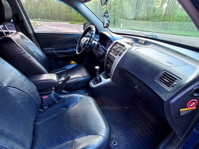 Хендай Туксон 2007 в Вознесенске на Automoto.ua Синий Хендай Туксон, объемом двигателя 2 л и пробегом 280 тыс. км за 7500 $, фото 11 на Automoto.ua