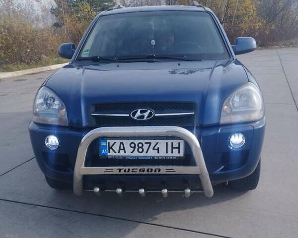 Хендай Туксон 2007 у Коростене на Automoto.ua Синій Хендай Туксон, об'ємом двигуна 1.98 л та пробігом 207 тис. км за 7000 $, фото 6 на Automoto.ua